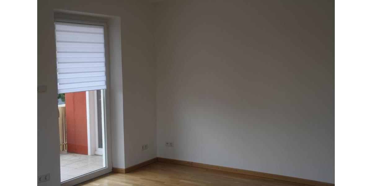 Etagenwohnung Neutraubling - 3.5 Zimmer, 85 m&sup2;, 1.150&euro; | Angebot:25148487