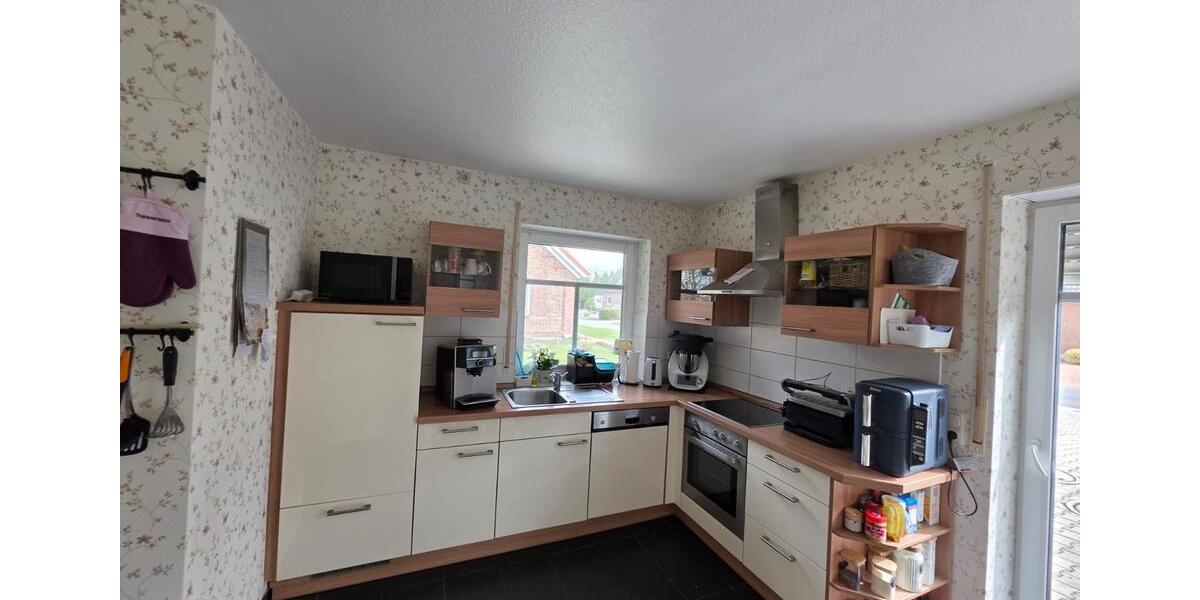 Etagenwohnung Esens - 4 Zimmer, 125 m&sup2;, 800&euro; | Angebot:25900147