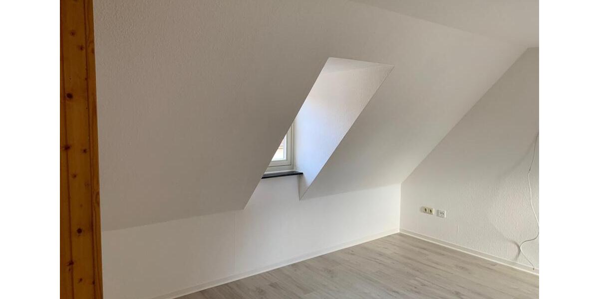 Dachgeschoßwohnung Bad Langensalza - 2 Zimmer, 50 m&sup2;, 350&euro; | Angebot:25366938