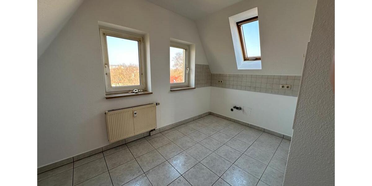 Etagenwohnung Am Ettersberg - 8 Zimmer, 250 m&sup2;, 4.500&euro; | Angebot:24873686