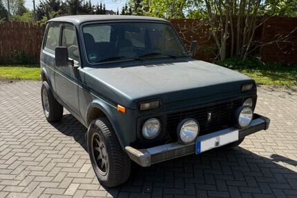 Lada Niva 72.000 km 1.195 &euro; Querfurt 06268