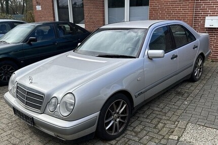 Mercedes-Benz 240 125.000 km 3.000 &euro; Aurich 26603