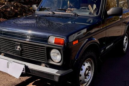 Lada Niva 43.500 km 9.100 &euro; Oberthal 66649