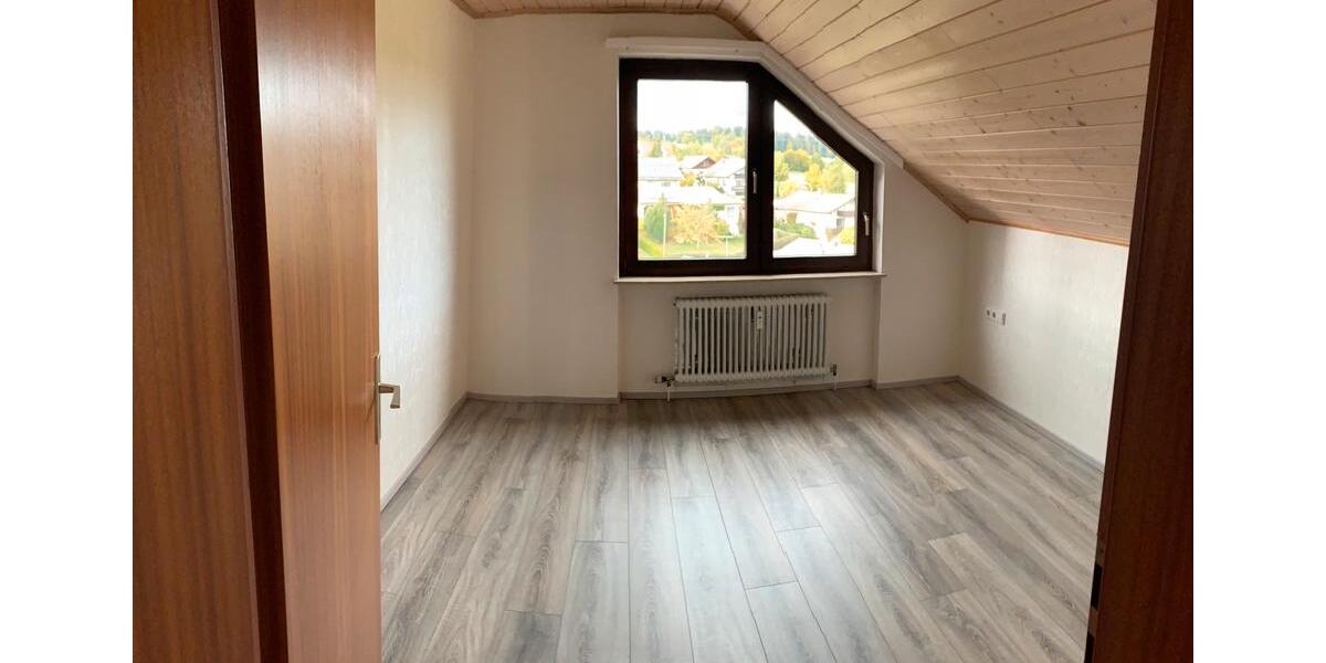 Maisonettenwohnung Altensteig - 4 Zimmer, 97 m&sup2;, 255.000&euro; | Angebot:26036574