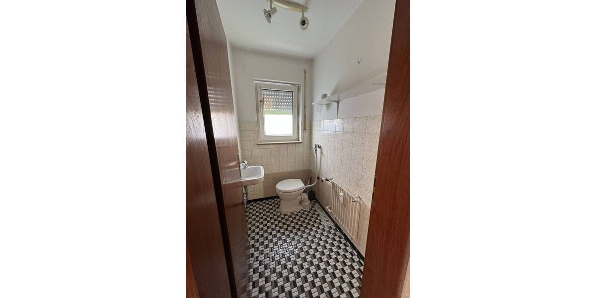 Mehrfamilienhaus, Wohnhaus Lauda-Königshofen Königshofen - 7 Zimmer, 219 m&sup2;, 330.000&euro; | Angebot:26161485