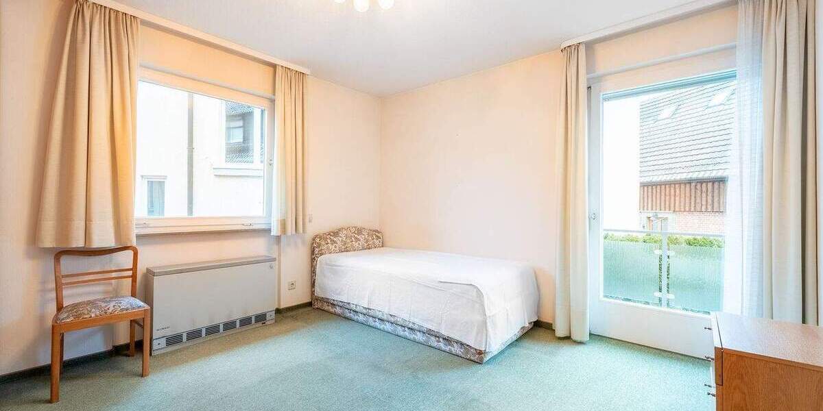 Tolles 2-FH mit über 220m² WFL möglich 9 zimmer