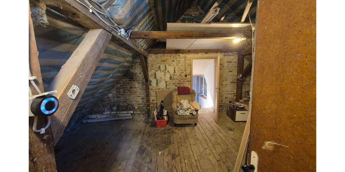 Wohnhaus mit großem Potenzial in Neubrandenburg 4 zimmer