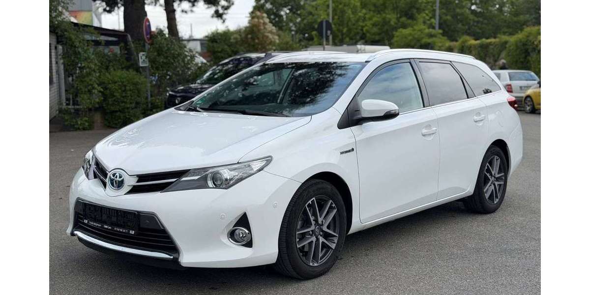 Toyota Auris 155.000 km 10.990 &euro; Möglingen 71696