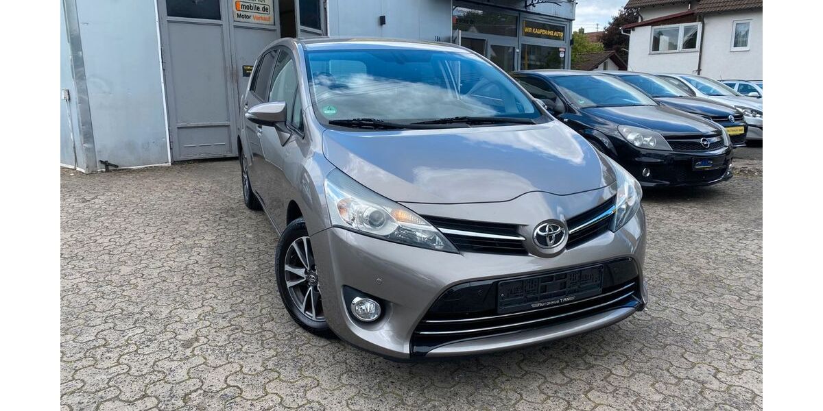 Toyota Verso 108.000 km 9.490 &euro; Kreuztal 57223
