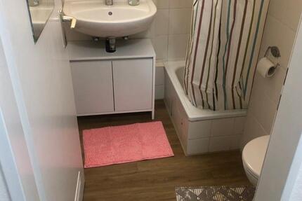 Schöne renovierte 1. Z. Wohnung mit Terrasse im EG. Bezugsfrei! 1 zimmer