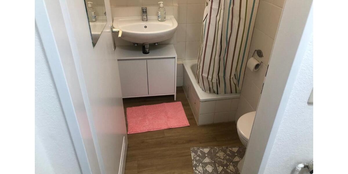 Schöne renovierte 1. Z. Wohnung mit Terrasse im EG. Bezugsfrei! 1 zimmer