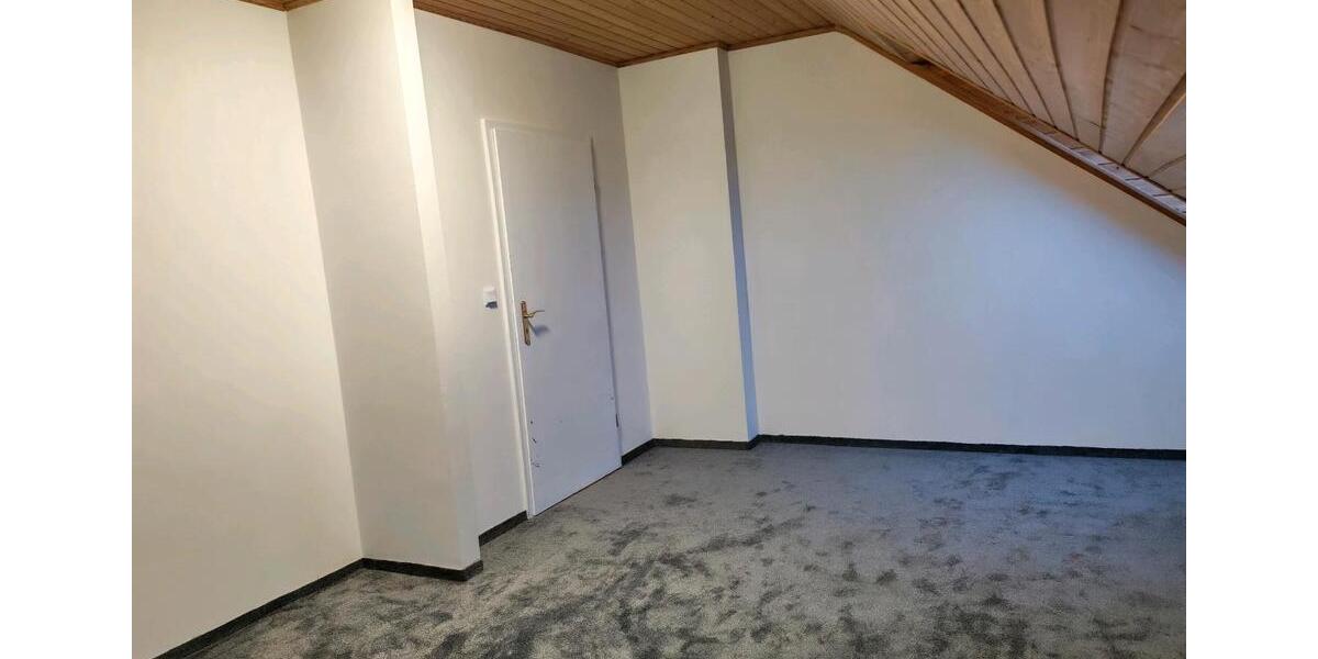 Dachgeschoßwohnung Blaubeuren - 2 Zimmer, 80 m&sup2;, 1.200&euro; | Angebot:25211983