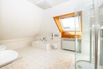Charmantes Zweifamilienhaus mit drei Garagen und großem Garten - Zweifamilienhaus Kötzting | Angebot:24605834