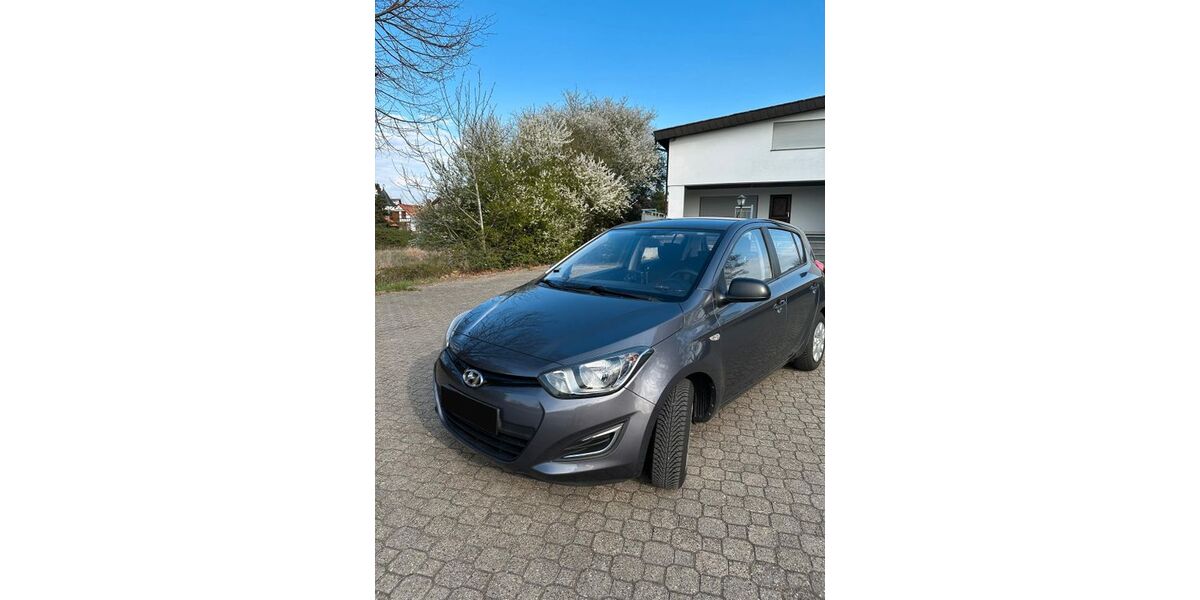 Hyundai i20 67.000 km 6.850 &euro; Karlsdorf-Neuthard 76689