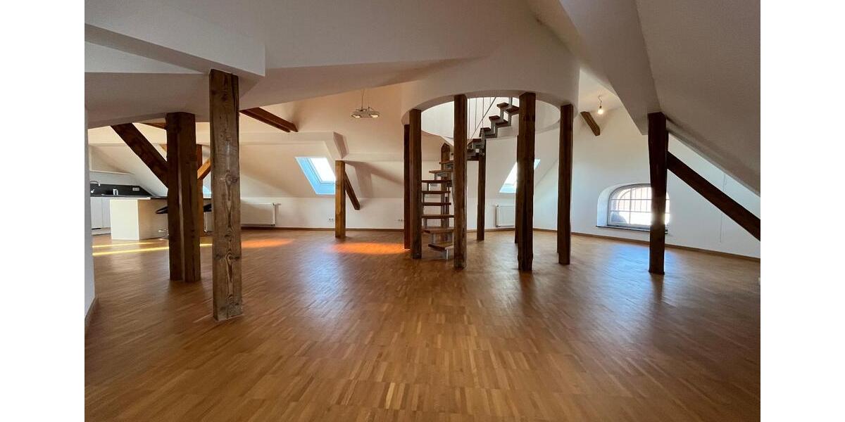 Dachgeschoßwohnung Erfurt - 2 Zimmer, 122 m&sup2;, 1.285&euro; | Angebot:25512316
