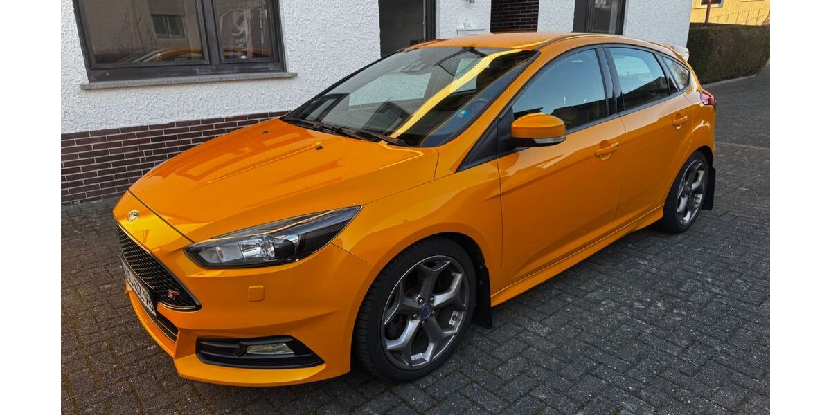 Ford Focus 154.000 km 12.799 &euro; Gillenfeld 54558