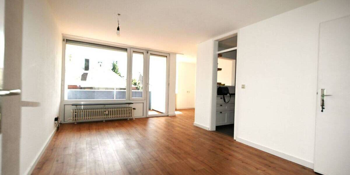 Lichtdurchflutet & gepflegt: 2-Zimmer-Wohnung mit Balkon & EBK - Etagenwohnung Böblingen | Angebot:26347789