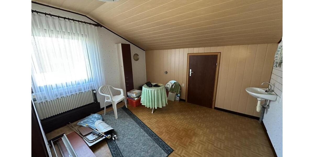 Einfamilienhaus Solms - 6 Zimmer, 196 m&sup2;, 1.200&euro; | Angebot:25444051