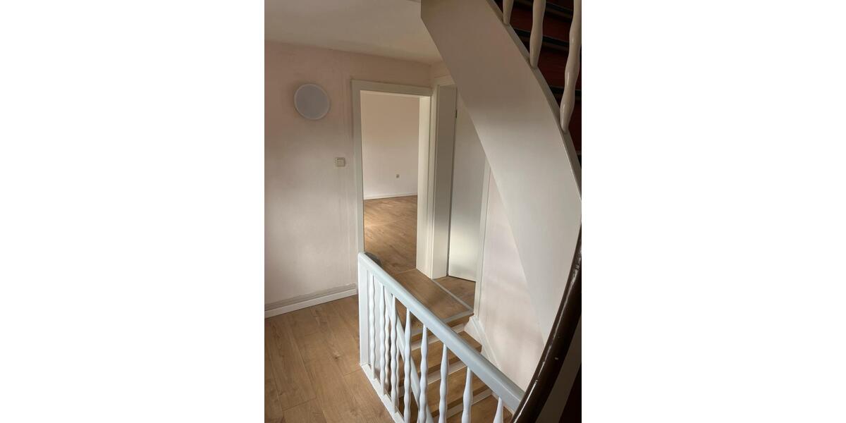 Einfamilienhaus Braunfels - 7 Zimmer, 140 m&sup2;, 1.000&euro; | Angebot:25088036