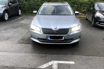 Skoda Superb Kombi 157.000 km 17.100 € Werdohl 58791
