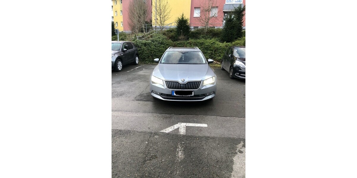 Skoda Superb Kombi 157.000 km 17.100 &euro; Werdohl 58791