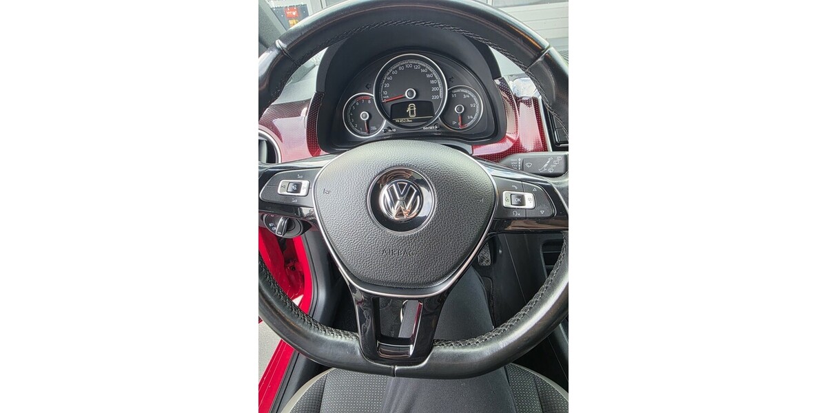 VW UP 176.500 km 6.300 &euro; Denkendorf 73770