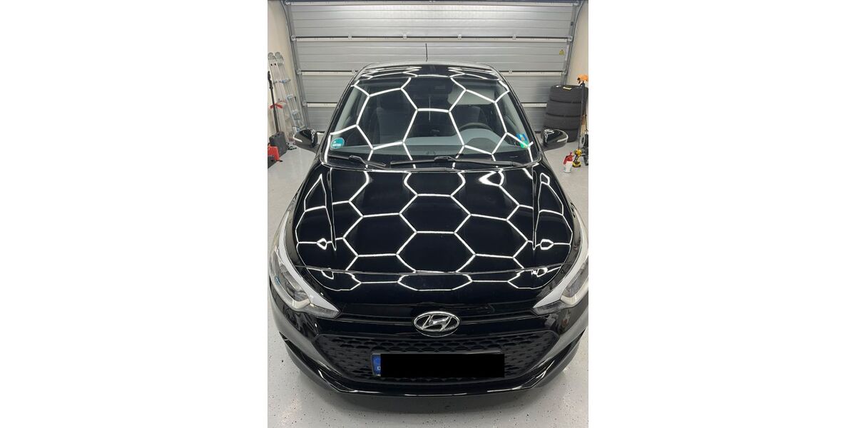 Hyundai i20 93.680 km 7.850 &euro; Waldshut-Tiengen 79761