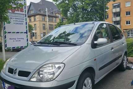 Renault Scenic 155.000 km 2.550 € Frankfurt am Main 60433