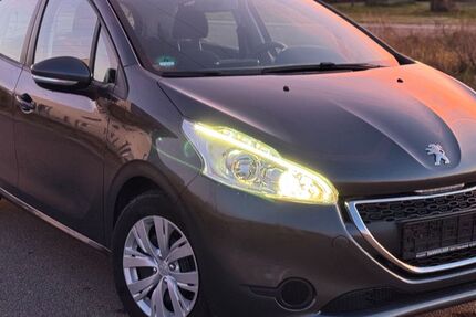 Peugeot 208 82.000 km 4.999 &euro; Postbauer-Heng 92353