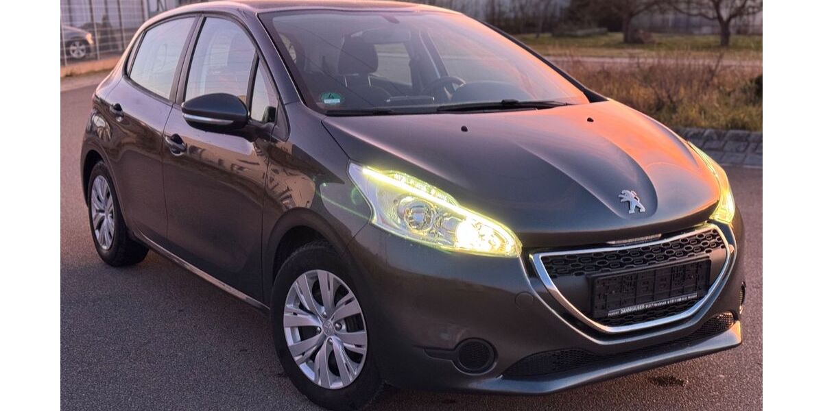 Peugeot 208 82.000 km 4.999 &euro; Postbauer-Heng 92353