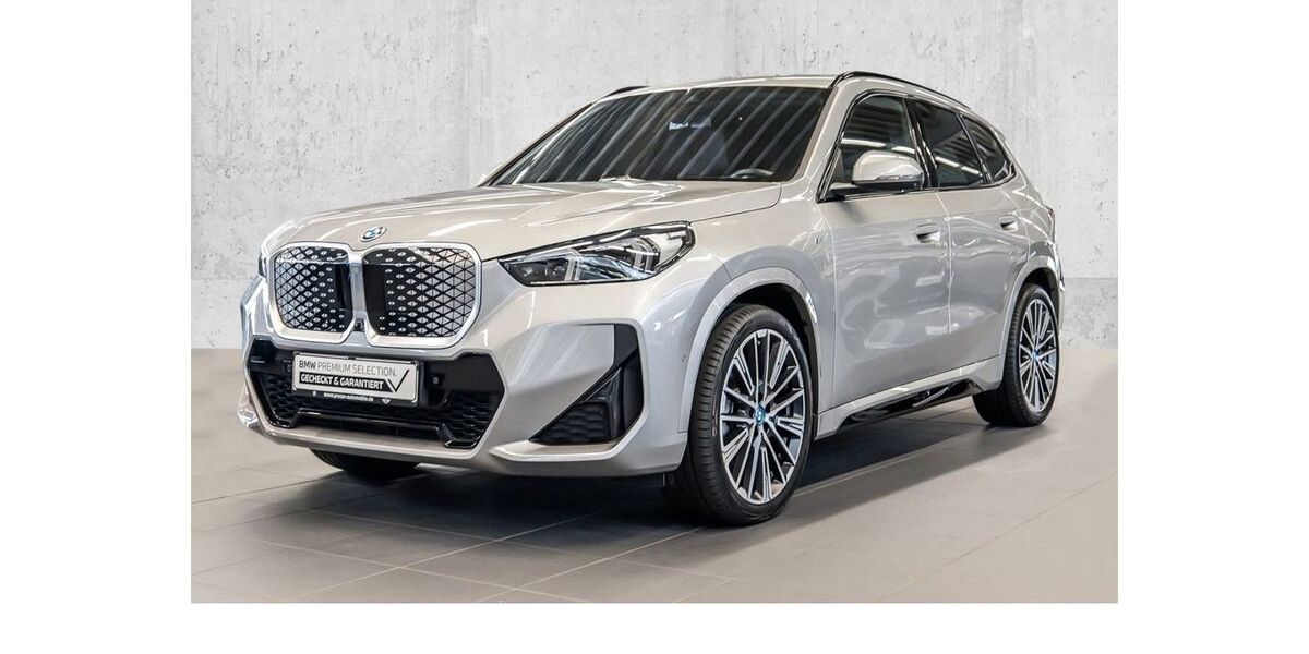 BMW iX1 25.883 km 50.995 &euro; Köln-West 50858