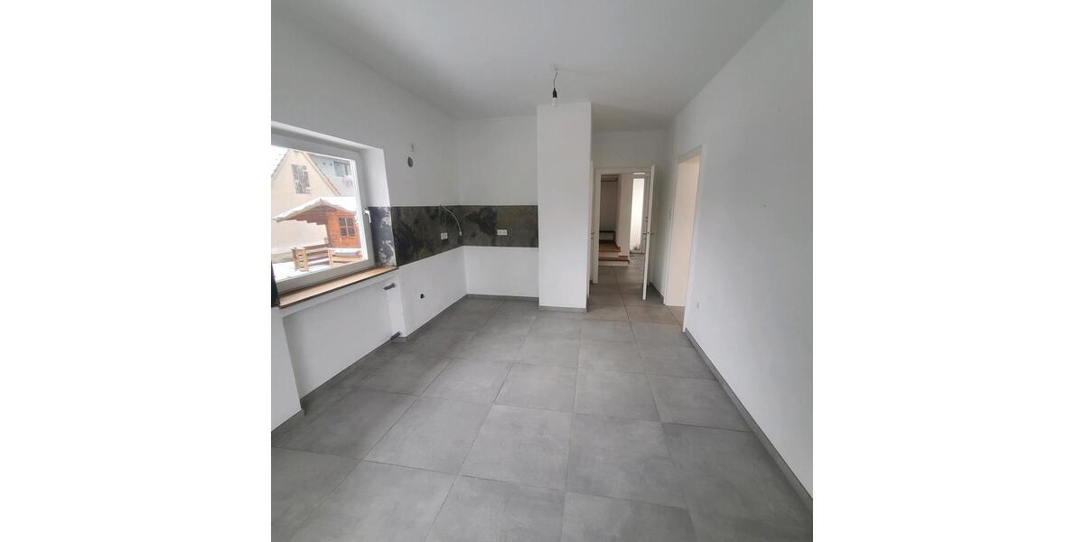 Einfamilienhaus Lemgo - 3 Zimmer, 135 m&sup2;, 1.800&euro; | Angebot:24284339