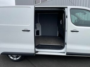 Citroen Jumpy Kasten Club XL L3 TEMPOMAT NAVI PDC KAMERA 127.000 km 16.990 &euro; Sangerhausen 06526
