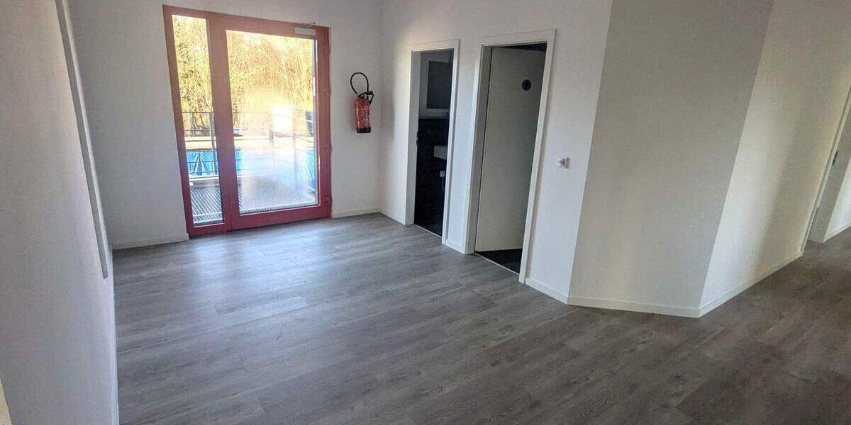Gewerbeobjekt Eisenberg - 9 Zimmer, 440 m&sup2;, 2.420&euro; | Angebot:24250257