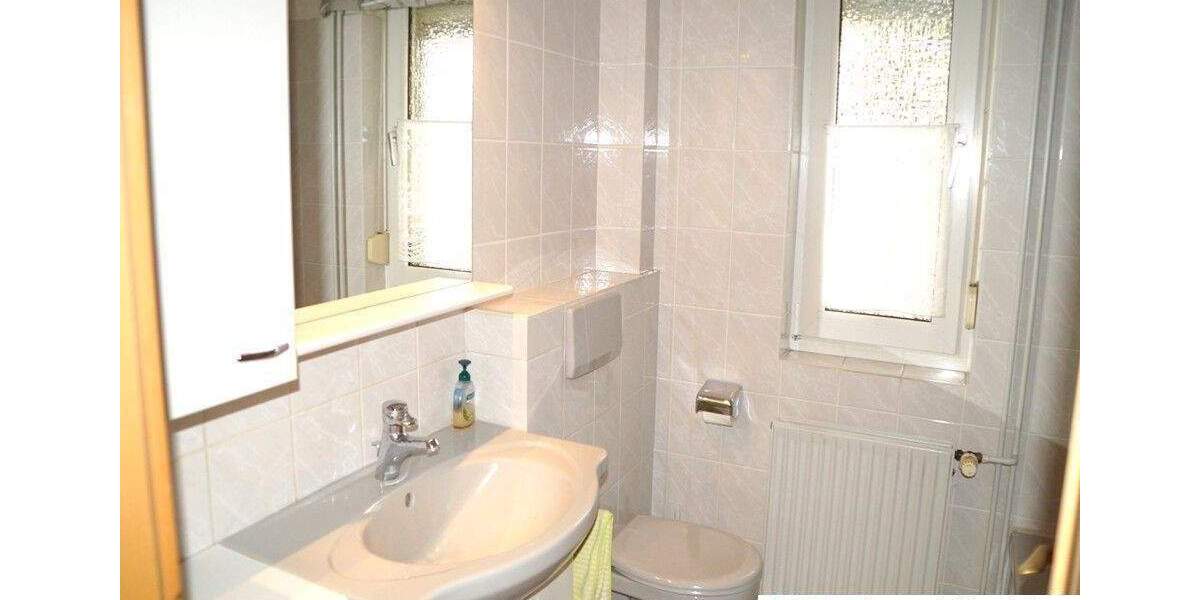 Gepflegtes Zweifamilienhaus mit großem Wintergarten in idyllischer Lage von Bad Münder-Böbber 6 zimmer