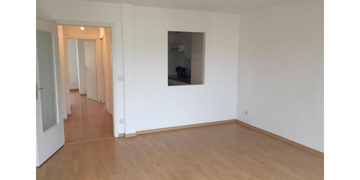 Dachgeschoßwohnung Halle (Saale) Damaschkestraße - 3 Zimmer, 61 m&sup2;, 520&euro; | Angebot:26386078