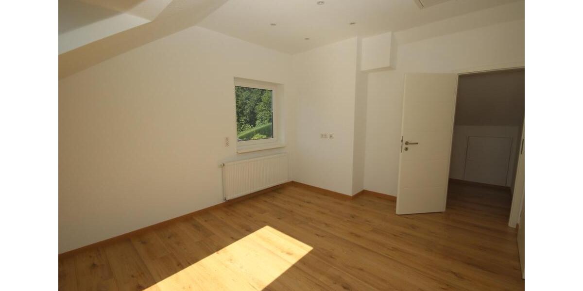 Einfamilienhaus Halver - 6.5 Zimmer, 160 m&sup2;, 1.800&euro; | Angebot:25449514