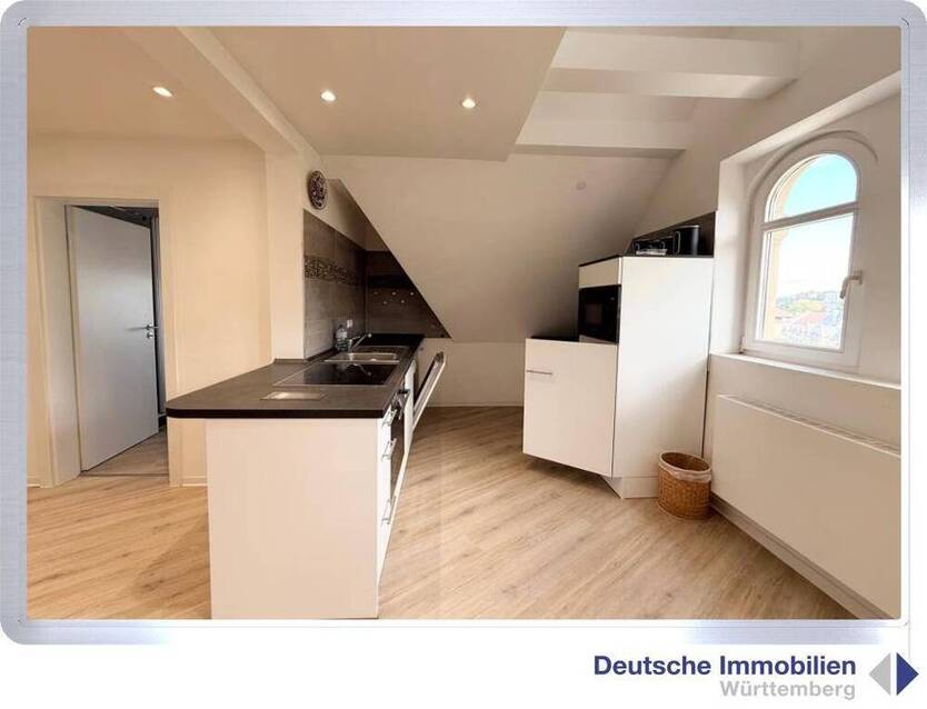 Extravagante 2,5-Zimmer-DG-Mietwohnung (5.+6 DG) in Stuttgart- Süd