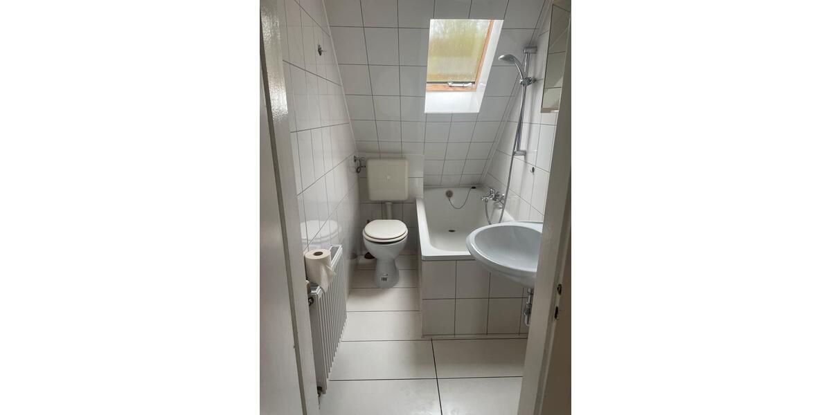 Dachgeschoßwohnung Iserlohn - 3.5 Zimmer, 80 m&sup2;, 500&euro; | Angebot:24841562