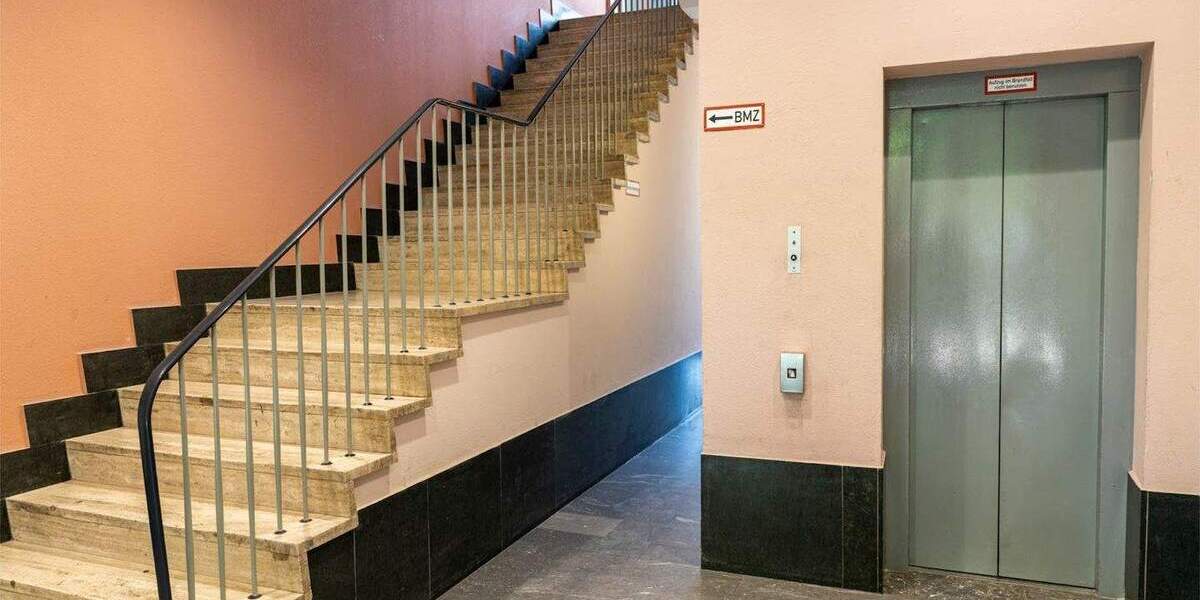 *Freiraum genießen - modernisierte 2-Zimmer-Wohnung* Tageslichtbad mit Wanne + Balkon + Aufzug 2 zimmer