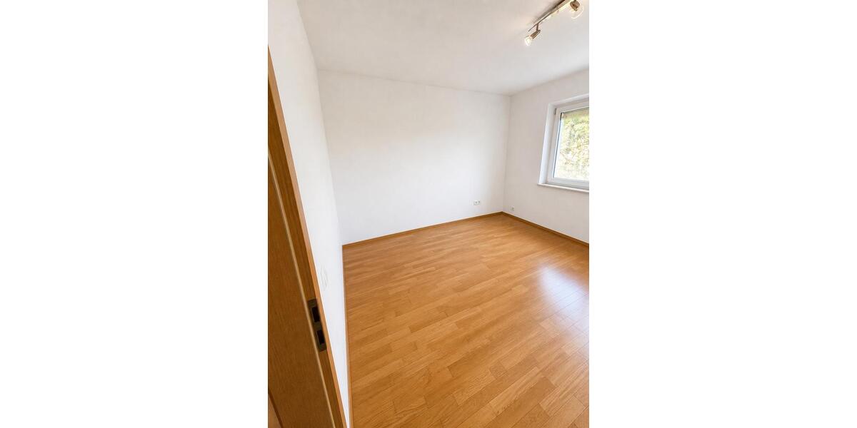 Hochparterre Schweinfurt Bellevue - 3.5 Zimmer, 80 m&sup2;, 215.000&euro; | Angebot:26415842