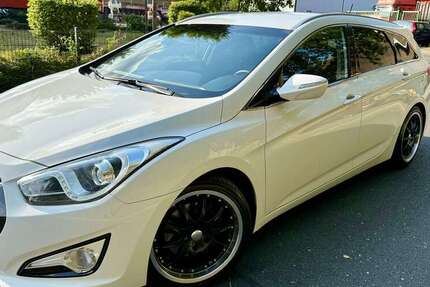 Hyundai i40 91.400 km 8.990 € Oberhausen 46045