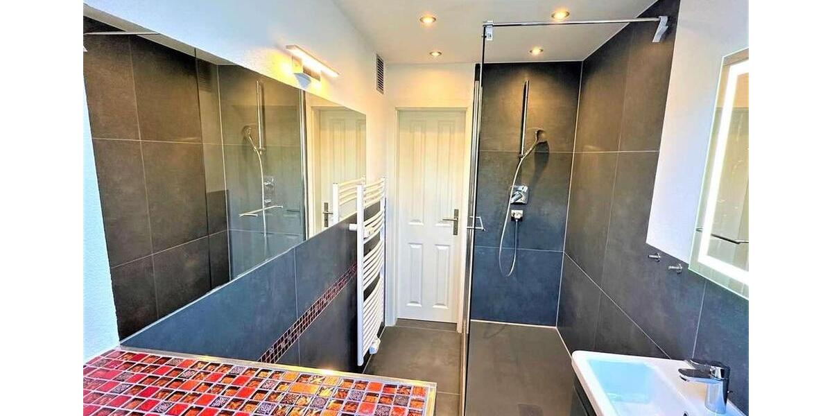 Dachgeschoßwohnung Bad Wiessee - 3 Zimmer, 75 m&sup2;, 1.420&euro; | Angebot:25552903