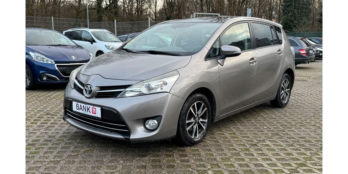 Toyota Verso 145.829 km 7.700 &euro; Würselen 52146