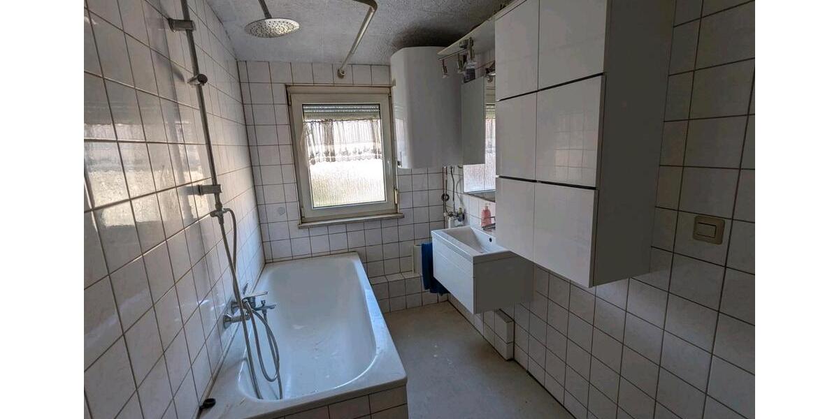 Etagenwohnung Weinstadt - 4 Zimmer, 80 m&sup2;, 1.100&euro; | Angebot:26693293