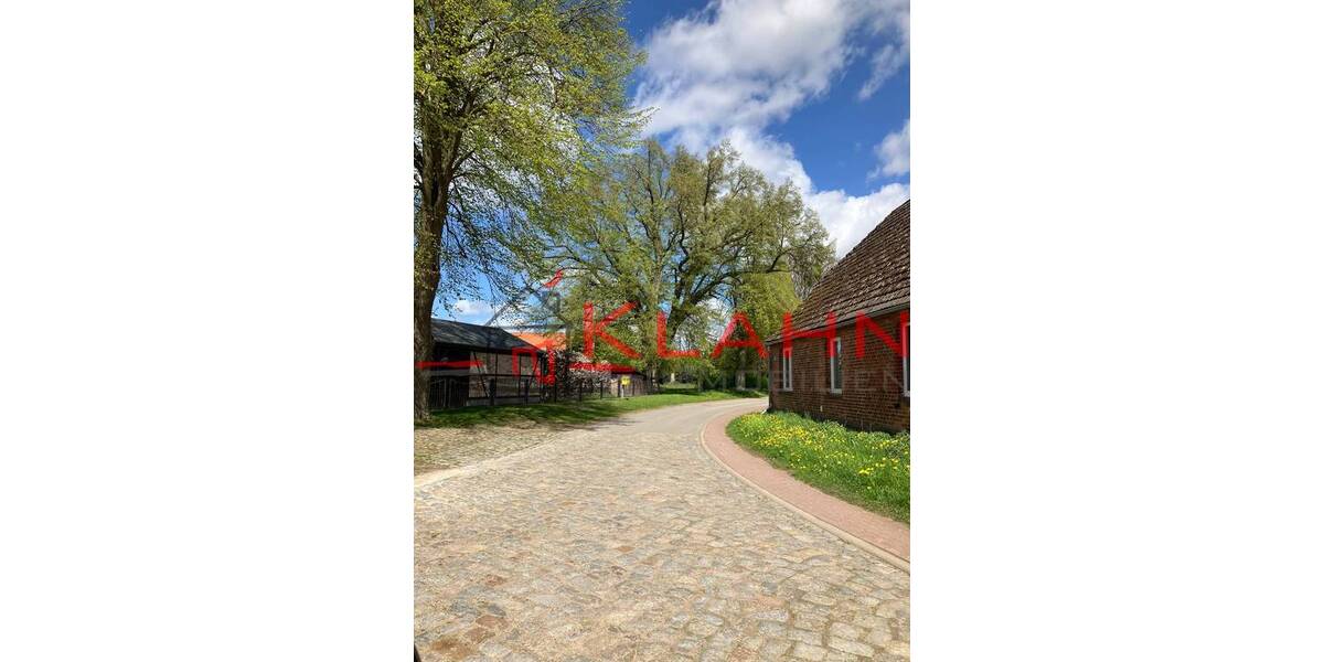 Großzügiges Grundstück in ländlicher Lage zimmer