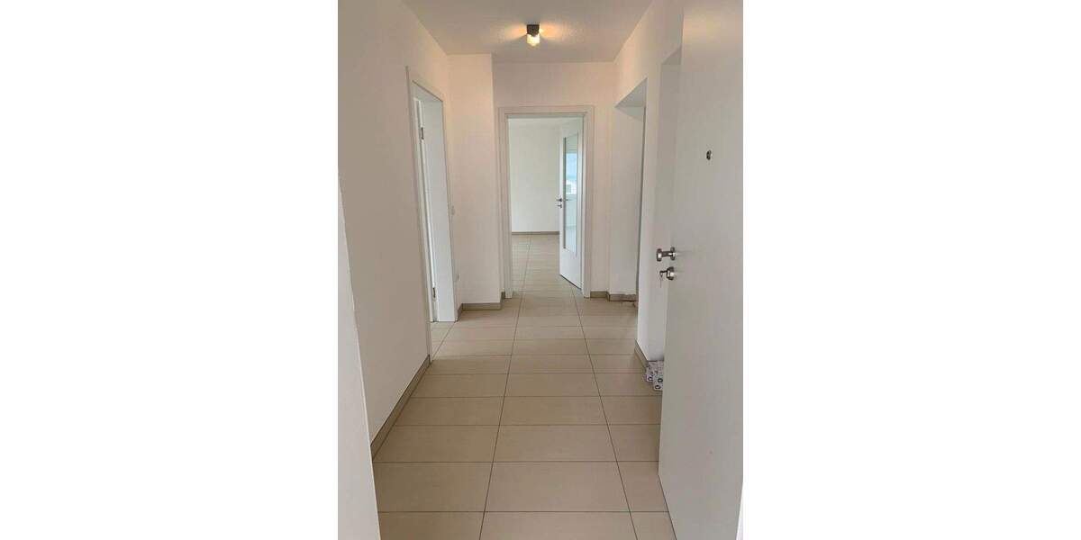 Renovierte und helle 94m2 3ZKB in attraktiver Lage von Ettringen 3 zimmer