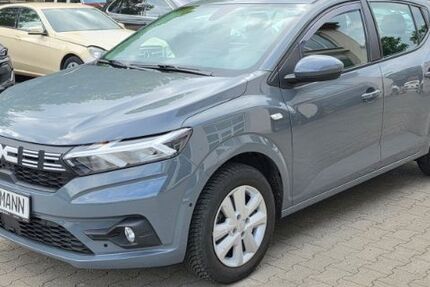 Dacia Sandero 6.650 km 13.890 &euro; Berlin 12247