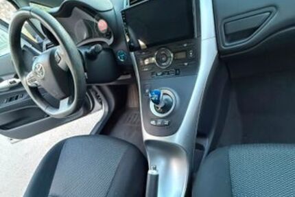 Toyota Auris 100.000 km 7.500 &euro; Berlin 12103