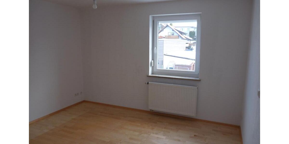 Etagenwohnung Neukirch - 3.5 Zimmer, 80 m&sup2;, 860&euro; | Angebot:26364882